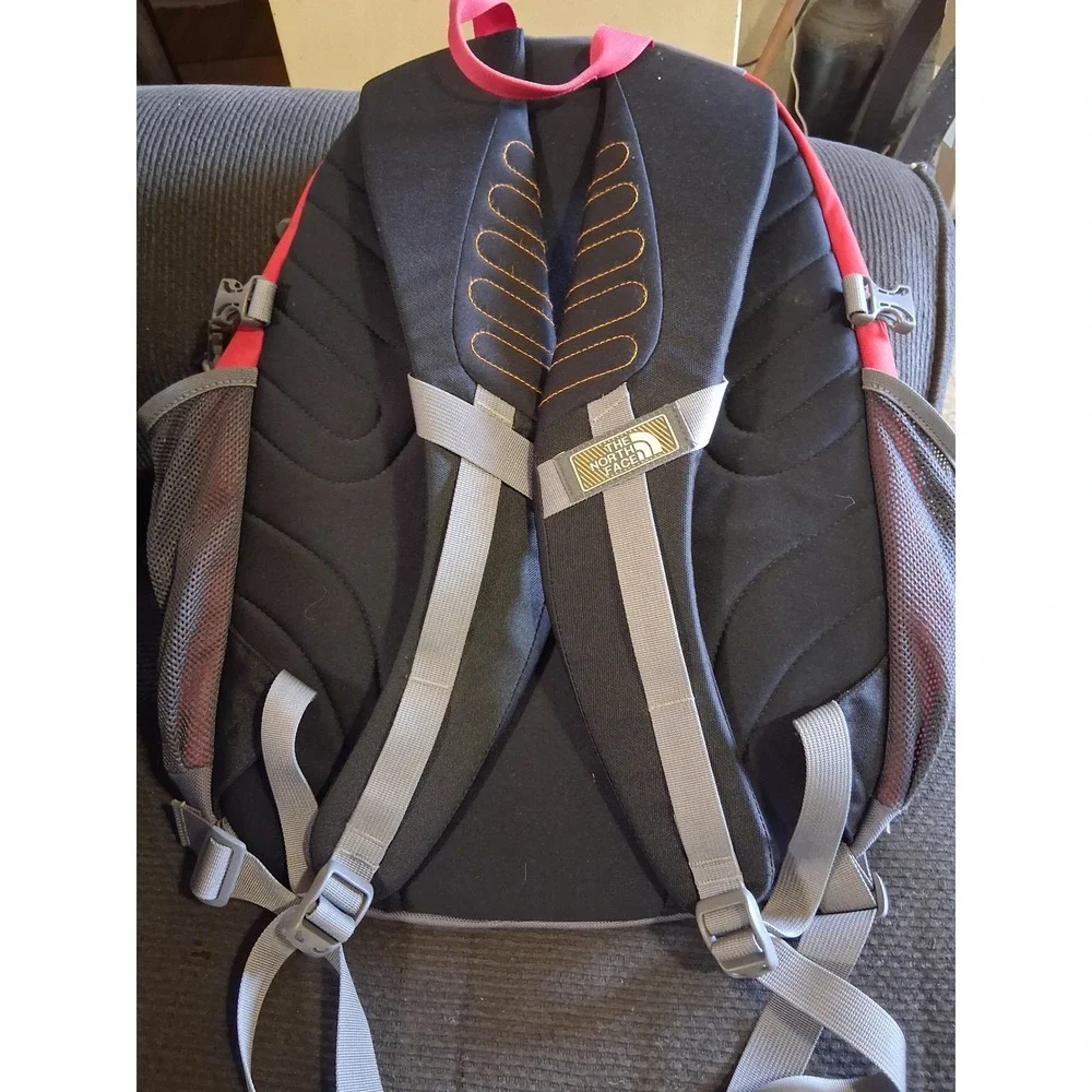 The North Face Wasatch Backpack‎ Grey Red Outdoor Hiking Daypack Mens Bag